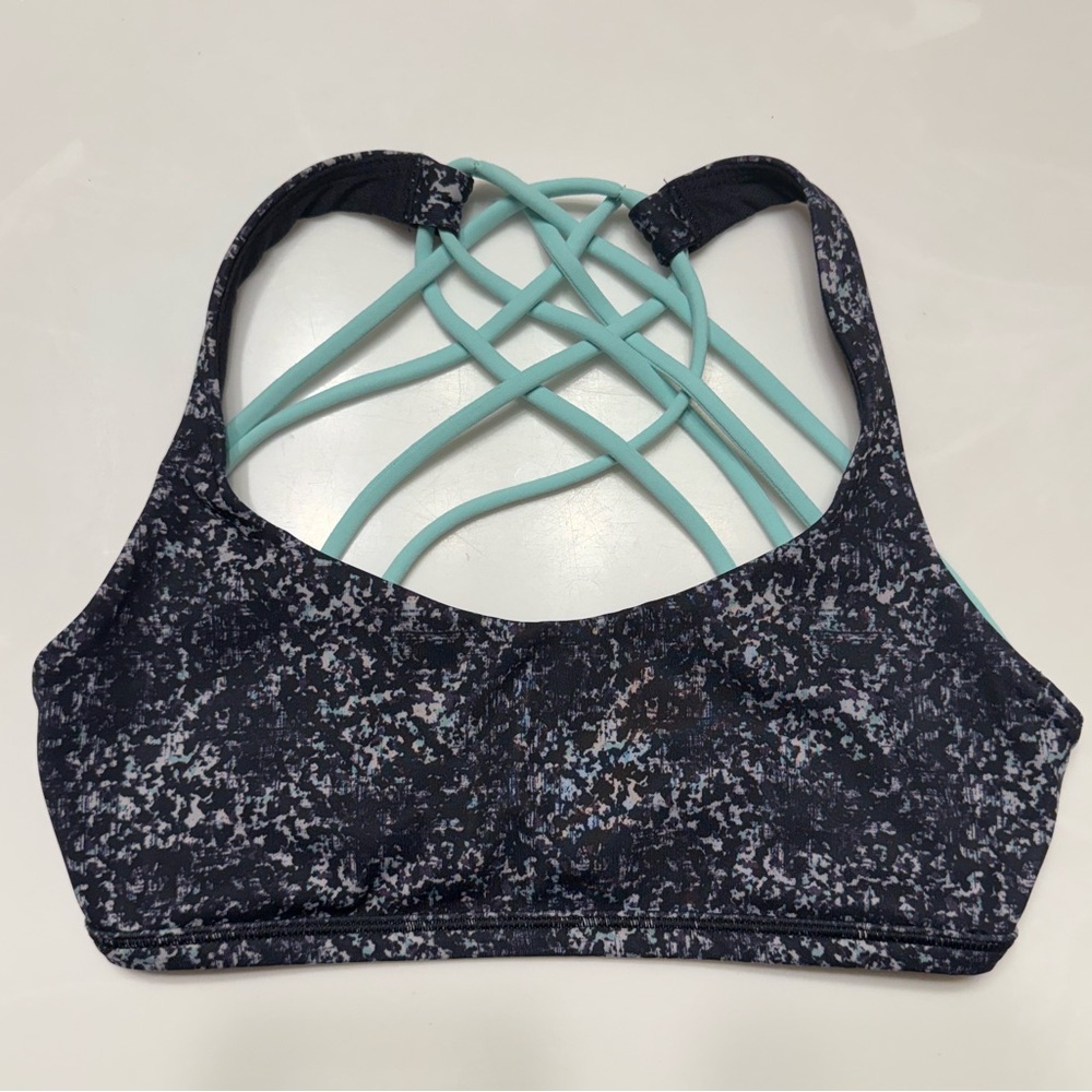 Lululemon Athletica Crisscross Back Sports Bra - Black and Blue size 2